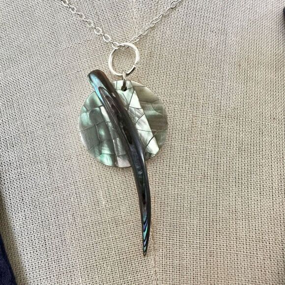 Abalone pendant necklace - Picture 1 of 9